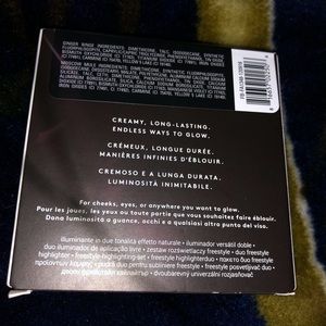 Fenty Beauty Makeup - Fenty beauty by Rihanna highlighter Fenty Beauty Makeup - Fenty beauty by Rihanna highlighter